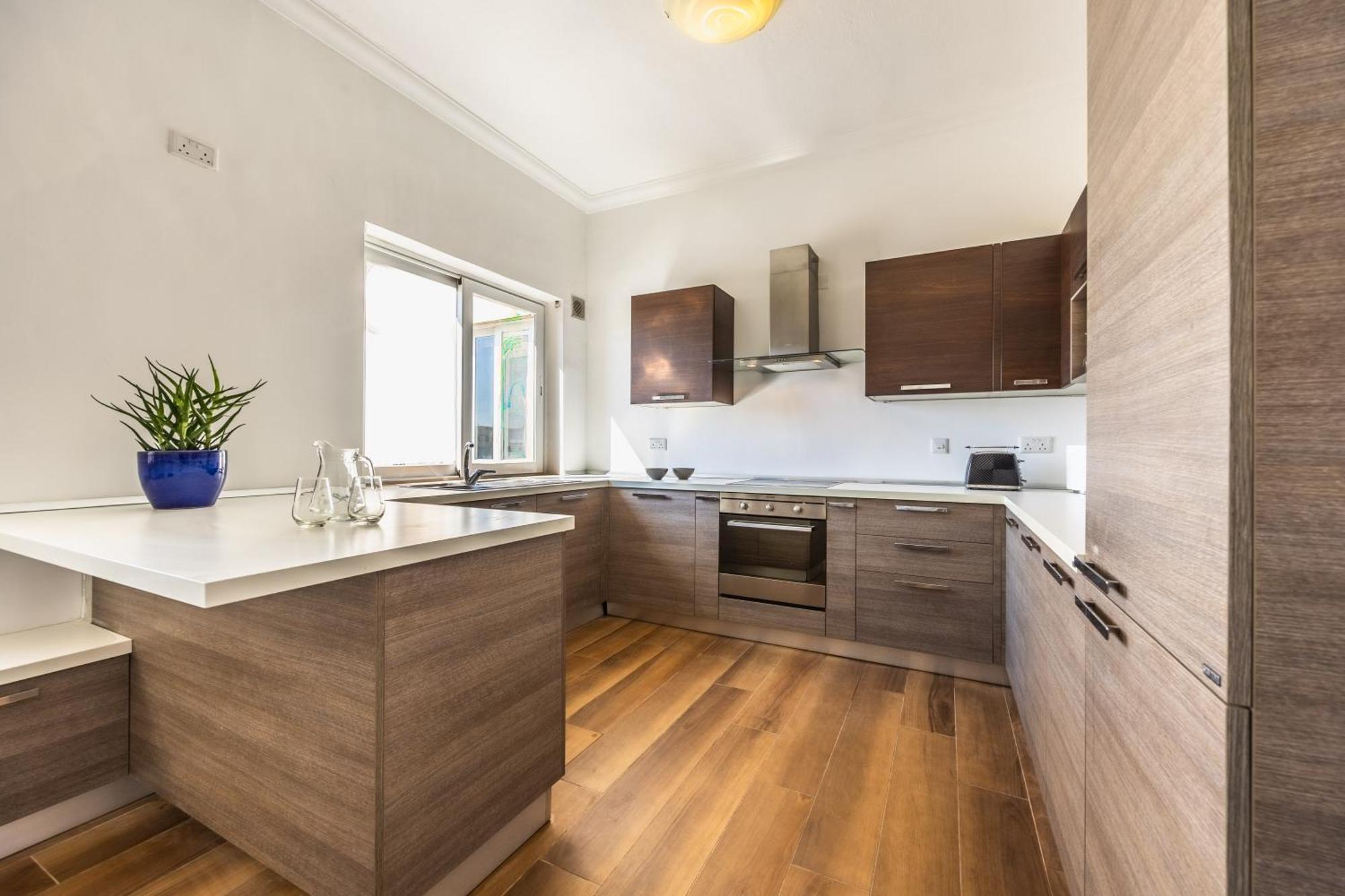 Stunning - Seaview Penthouse 3-bed + Parking Apartamento Sliema